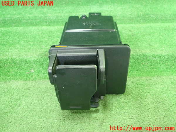 5UPJ-23787841]プロボックス バン ハイブリッド(NHP160V)小物入れ1 中古_m0001.jpg