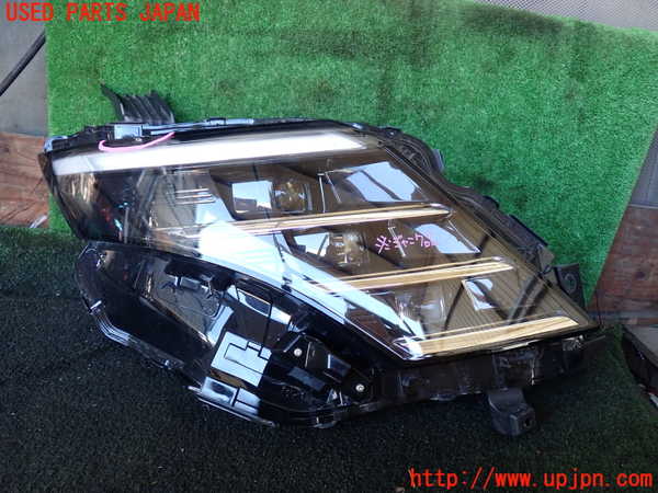 1UPJ-23791130]セレナ e-POWER(GFC28)右ヘッドライト LED ジャンク部品取り_m0001.jpg