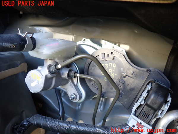 5UPJ-23794050]セレナ e-POWER(GFC28)ブレーキマスターシリンダー 中古_m0001.jpg