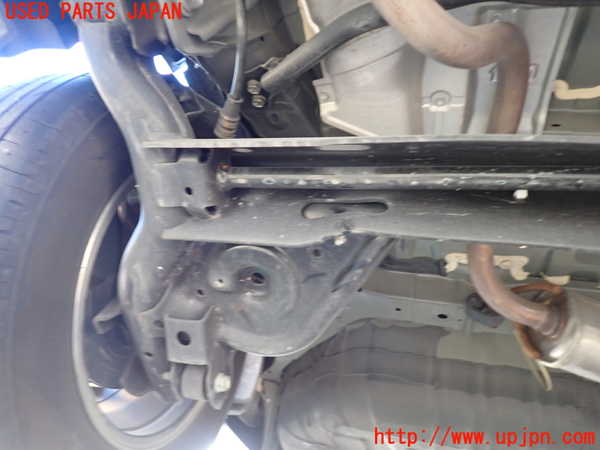 5UPJ-23795380]セレナ e-POWER(GFC28)リアアクスルビーム 中古_m0002.jpg