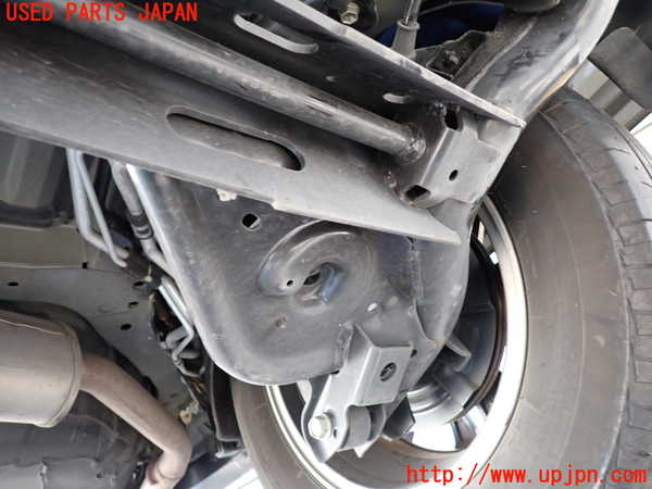 5UPJ-23795380]セレナ e-POWER(GFC28)リアアクスルビーム 中古_m0003.jpg