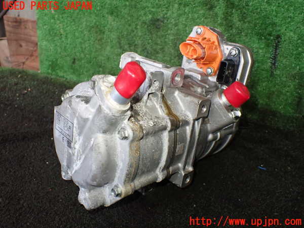 5UPJ-23796025]セレナ e-POWER(GFC28)エアコンコンプレッサー 中古_m0002.jpg