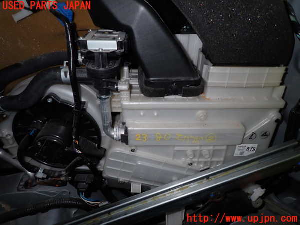 5UPJ-23806082]アルファードハイブリッド(ATH10W)エバポレーター2 中古_m0001.jpg