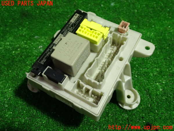 5UPJ-23806741]アルファードハイブリッド(ATH10W)ヒューズボックス1 中古_m0001.jpg