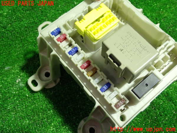 5UPJ-23806741]アルファードハイブリッド(ATH10W)ヒューズボックス1 中古_m0002.jpg