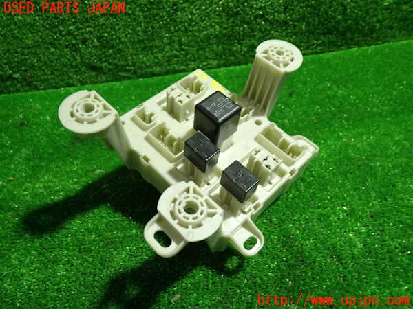 5UPJ-23806741]アルファードハイブリッド(ATH10W)ヒューズボックス1 中古_m0003.jpg