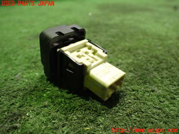 2UPJ-23816309]WRX STI(VAB)スイッチ4 (トランクオープナーHOLD) 中古_m0002.jpg