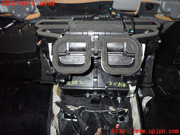 5UPJ-23826081]ベンツ SL350(R230)(230458)エバポレーター1 中古_m0002.jpg