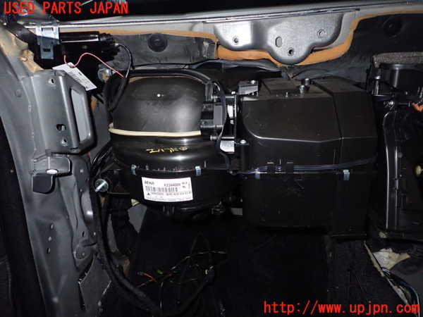 5UPJ-23826081]ベンツ SL350(R230)(230458)エバポレーター1 中古_m0003.jpg