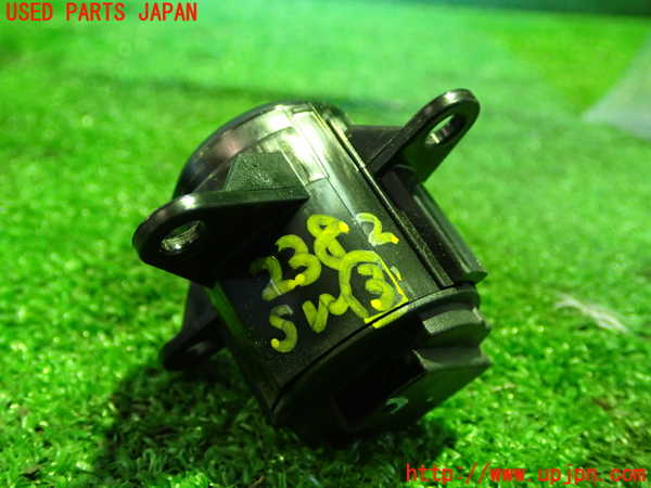 5UPJ-23826308]ベンツ SL350(R230)(230458)スイッチ3（トランク） 中古_m0002.jpg
