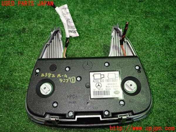 1UPJ-23826411]ベンツ SL350(R230)(230458)ルームランプ1（1列目） 中古_m0002.jpg