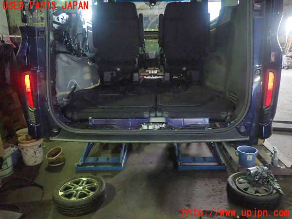 5UPJ-23851610]ステップワゴン スパーダ ハイブリッド(RP5)リアバンパー 中古_m0001.jpg