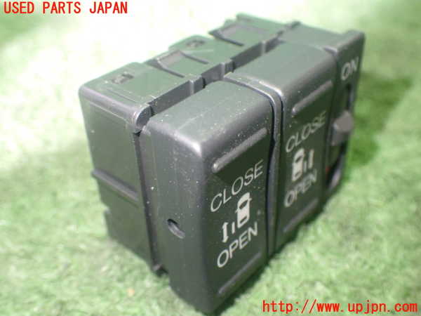 1UPJ-23856311]ステップワゴン スパーダ ハイブリッド(RP5)スイッチ6 (スライドドア) 中古_m0002.jpg