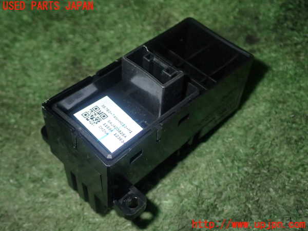 5UPJ-23856245]ステップワゴン スパーダ ハイブリッド(RP5)左前パワーウィンドウスイッチ 中古_m0003.jpg