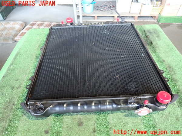 2UPJ-23872321]ハイラックスサーフ N130系 4ドア(KZN130W)ラジエーター1 中古_m0002.jpg