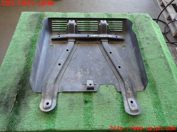 2UPJ-23871721]ハイラックスサーフ N130系 4ドア(KZN130W)アンダーカバー1 中古_m0002.jpg