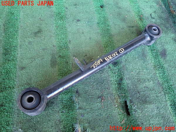 2UPJ-23875226]ハイラックスサーフ N130系 4ドア(KZN130W)左リアロアアーム1 中古_m0001.jpg