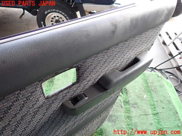 2UPJ-23871294]ハイラックスサーフ N130系 4ドア(KZN130W)右後ドア内張り 中古_m0002.jpg