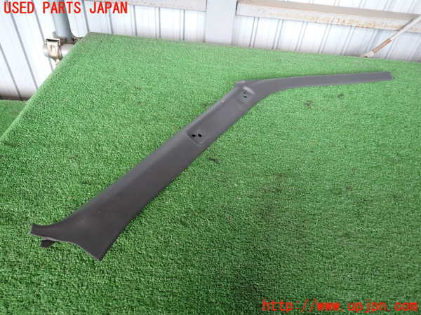2UPJ-23877655]ハイラックスサーフ N130系 4ドア(KZN130W)右フロントピラートリム 中古_m0001.jpg