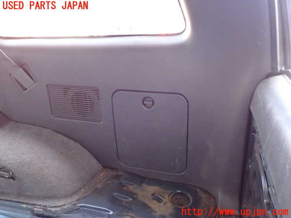 2UPJ-23877675]ハイラックスサーフ N130系 4ドア(KZN130W)右リアピラートリム 中古_m0003.jpg