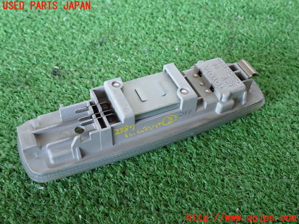 2UPJ-23876413]ハイラックスサーフ N130系 4ドア(KZN130W)ルームランプ3 (真中 ラゲッジ) 中古_m0003.jpg