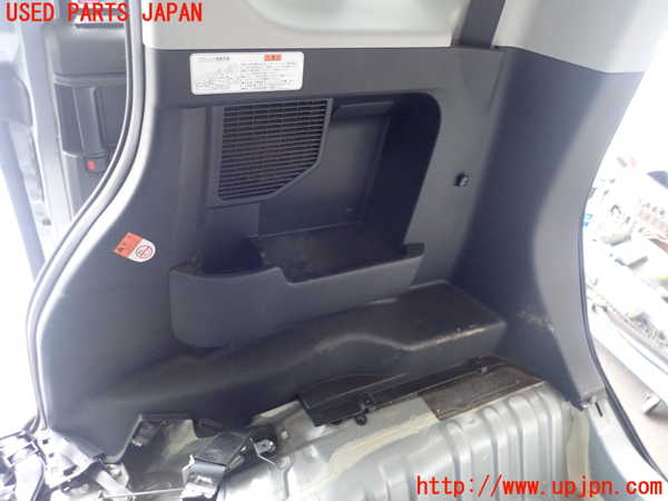 2UPJ-23887675]ルーミー(トール)(M910A)右リアピラートリム 中古_m0003.jpg