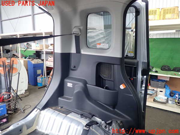 2UPJ-23887680]ルーミー(トール)(M910A)左リアピラートリム 中古_m0001.jpg