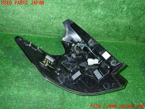1UPJ-23921530]キックス(RP15)右テールランプ 中古_m0003.jpg