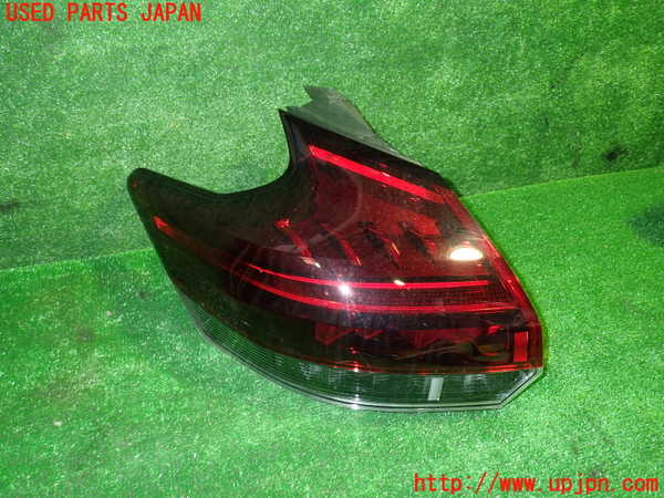 5UPJ-23921536]キックス(RP15)左テールランプ 中古_m0001.jpg