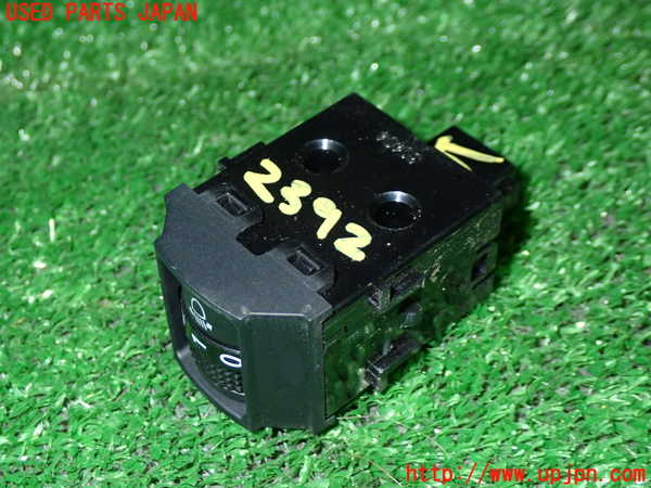 5UPJ-23926310]キックス(RP15)スイッチ5（ヘッドライトレベライザー） 中古_m0002.jpg