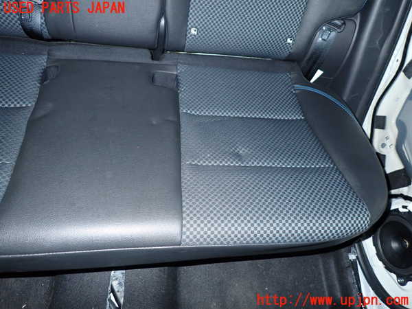 5UPJ-23927385]キックス(RP15)リアシート 中古_m0004.jpg