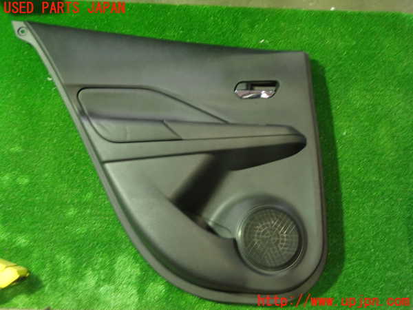 5UPJ-23921324]キックス(RP15)左後ドア内張り 中古_m0001.jpg