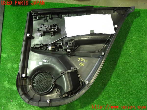 5UPJ-23921324]キックス(RP15)左後ドア内張り 中古_m0004.jpg