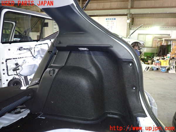 5UPJ-23927675]キックス(RP15)右リアピラートリム 中古_m0001.jpg
