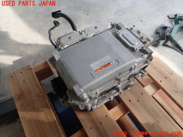 1UPJ-23936916]クラウン アスリート ハイブリッド(AWS210)インバーターコンバーター 中古_m0001.jpg
