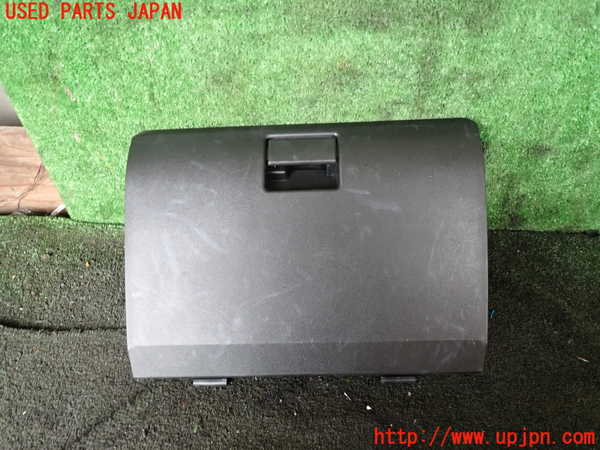 5UPJ-23947516]ジムニー(JB64W)グローブボックス1 中古_m0001.jpg
