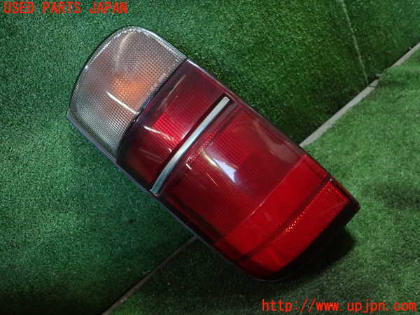 1UPJ-23961536]ハイエースワゴン100系(KZH106G)左テールランプ 中古_m0001.jpg