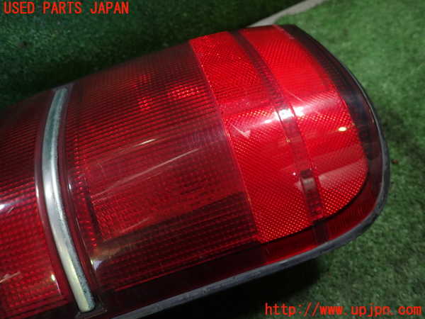 1UPJ-23961536]ハイエースワゴン100系(KZH106G)左テールランプ 中古_m0002.jpg