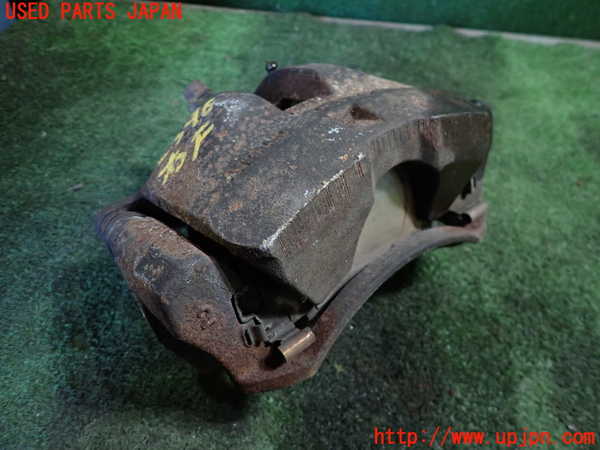 5UPJ-23964080]ハイエースワゴン100系(KZH106G)右フロントキャリパー 中古_m0001.jpg