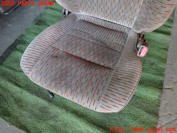 1UPJ-23967035]ハイエースワゴン100系(KZH106G)運転席シート 中古_m0003.jpg