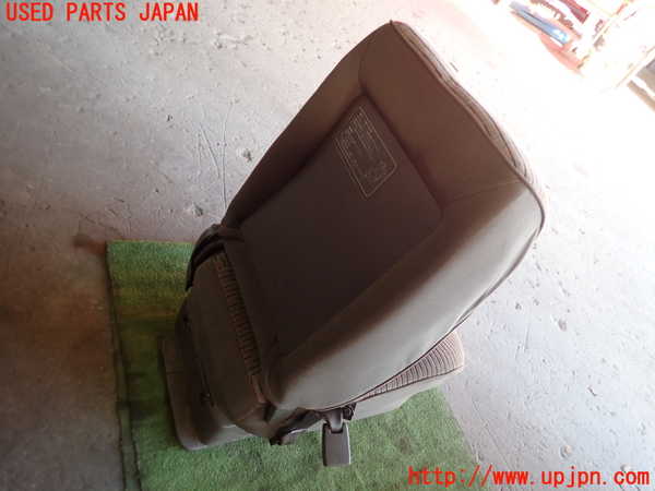 5UPJ-23967175]ハイエースワゴン100系(KZH106G)左2列目シート 中古_m0004.jpg
