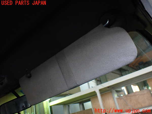 1UPJ-23967625]ハイエースワゴン100系(KZH106G)室内サンバイザー右側 中古_m0002.jpg