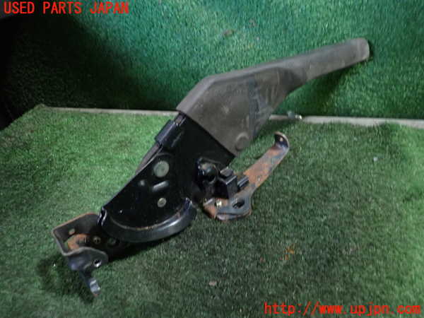 5UPJ-23967550]ハイエースワゴン100系(KZH106G)サイドブレーキレバー 中古_m0001.jpg