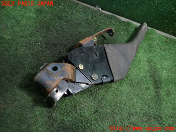 5UPJ-23967550]ハイエースワゴン100系(KZH106G)サイドブレーキレバー 中古_m0002.jpg