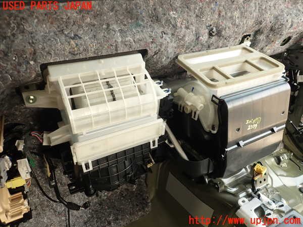 2UPJ-23996081]ジムニー(JB64W)エバポレーター1 中古_m0001.jpg