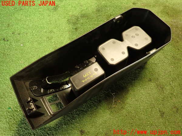 2UPJ-23997540]ジムニー(JB64W)センターコンソール 中古_m0005.jpg