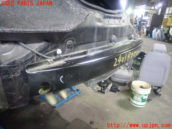 5UPJ-24011614]VW ニュービートルカブリオレ(1YAZJ)リアバンパーホースメント 中古_m0003.jpg