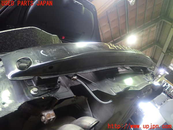 5UPJ-24011614]VW ニュービートルカブリオレ(1YAZJ)リアバンパーホースメント 中古_m0004.jpg