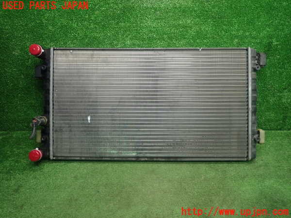 5UPJ-24012321]VW ニュービートルカブリオレ(1YAZJ)ラジエーター1 中古_m0002.jpg