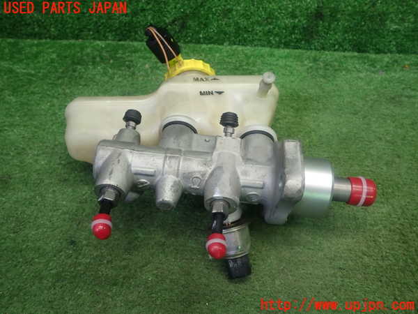 5UPJ-24014050]VW ニュービートルカブリオレ(1YAZJ)ブレーキマスターシリンダー 中古_m0004.jpg